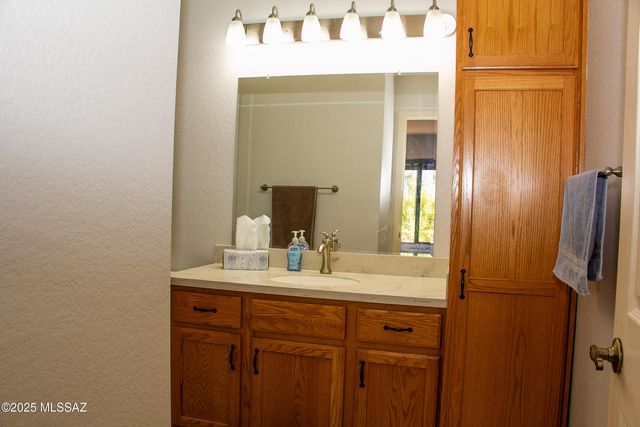 14026 N Green Tree Drive, Oro Valley, AZ 85755