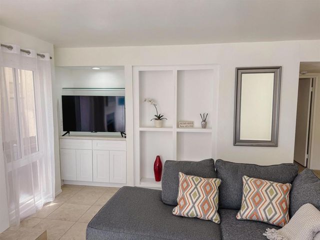 1112 S Pacific Street B, Oceanside, CA 92054
