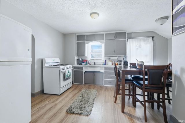 915 Dearborn Street, Fort Wayne, IN 46805