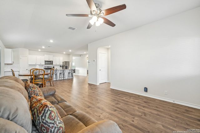 1733 Rocky Rise, San Antonio, TX 78245