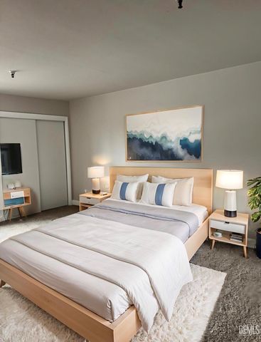 700 New Stine Road 14, Bakersfield, CA 93309