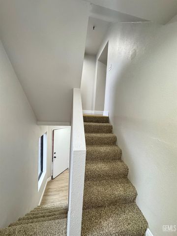 700 New Stine Road 14, Bakersfield, CA 93309