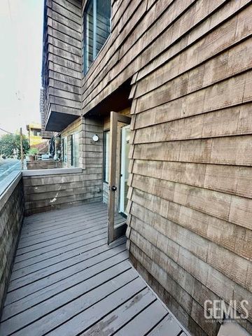 700 New Stine Road 14, Bakersfield, CA 93309