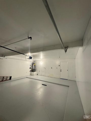 700 New Stine Road 14, Bakersfield, CA 93309