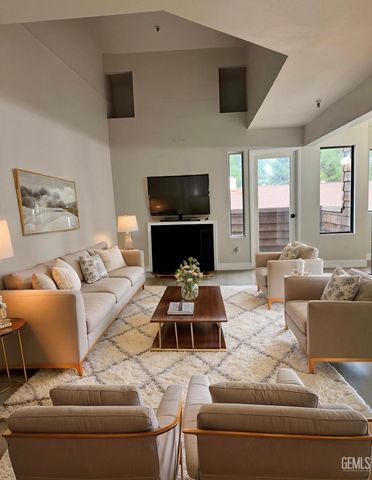 700 New Stine Road 14, Bakersfield, CA 93309