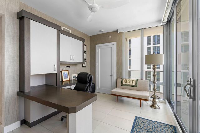 2 WATER CLUB Way 1204, North Palm Beach, FL 33408