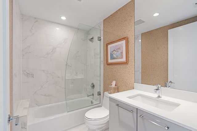 2 WATER CLUB Way 1204, North Palm Beach, FL 33408