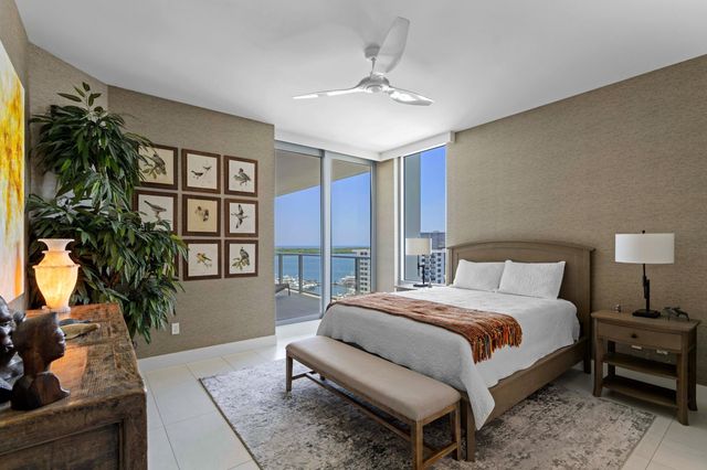 2 WATER CLUB Way 1204, North Palm Beach, FL 33408