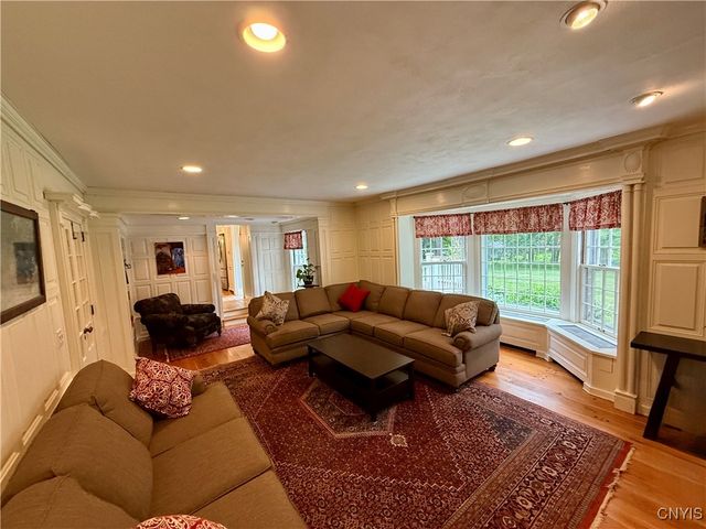 310 Manlius Street N, Manlius, NY 13066