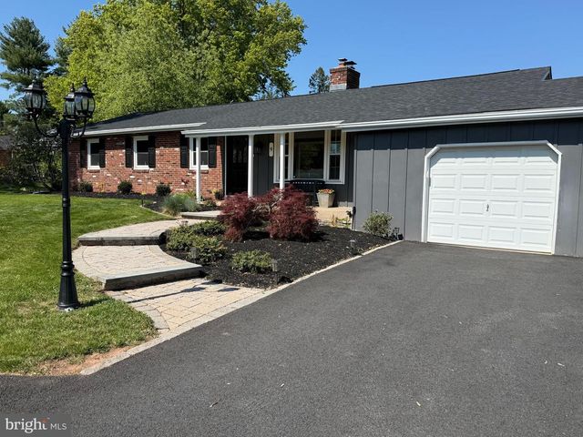 9 ACOMA LN, Collegeville, PA 19426