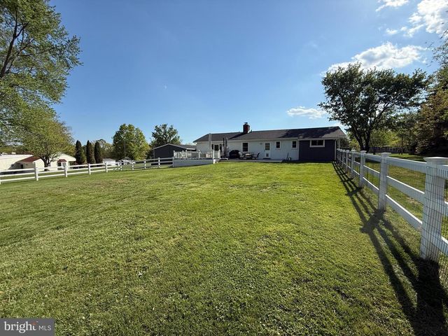 9 ACOMA LN, Collegeville, PA 19426