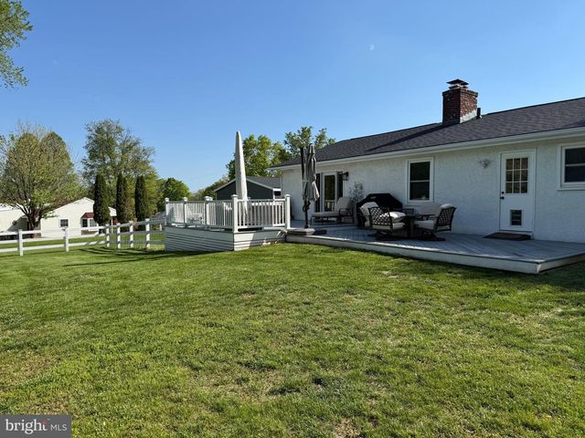 9 ACOMA LN, Collegeville, PA 19426