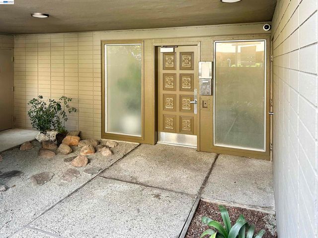 5335 Broadway Terrace 204, Oakland, CA 94618