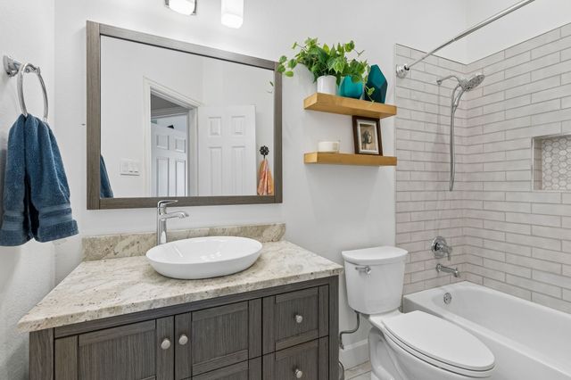 5809 Southmoor Lane, The Colony, TX 75056