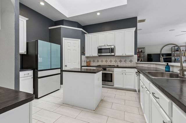 5809 Southmoor Lane, The Colony, TX 75056