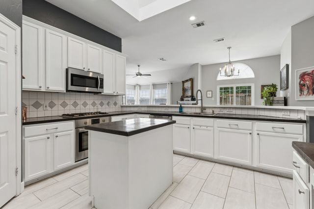 5809 Southmoor Lane, The Colony, TX 75056