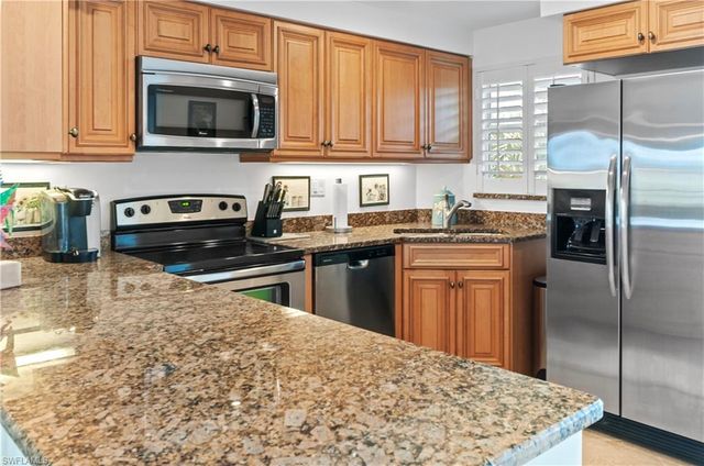 29 High Point CIR E 106, Naples, FL 34103