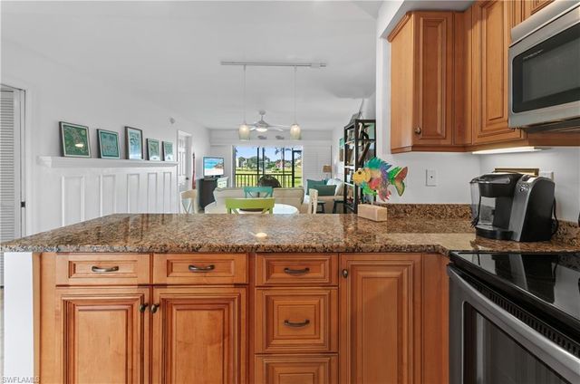 29 High Point CIR E 106, Naples, FL 34103