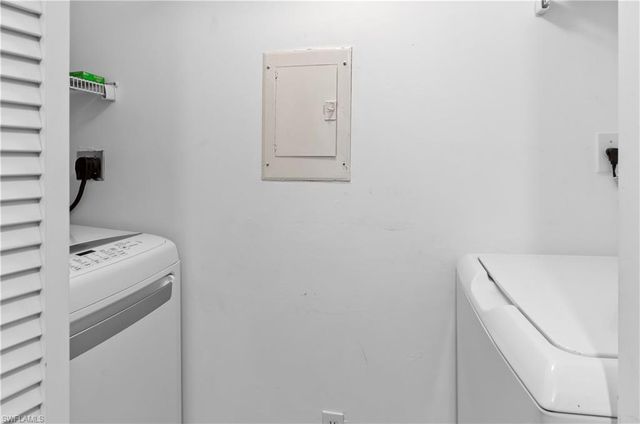 29 High Point CIR E 106, Naples, FL 34103