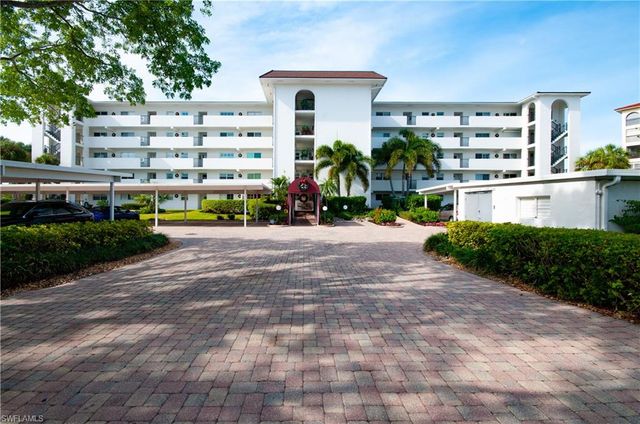 29 High Point CIR E 106, Naples, FL 34103