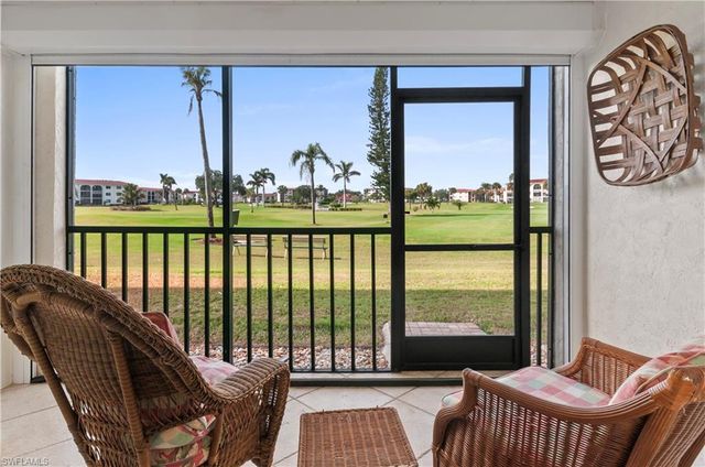 29 High Point CIR E 106, Naples, FL 34103