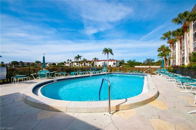 29 High Point CIR E 106, Naples, FL 34103