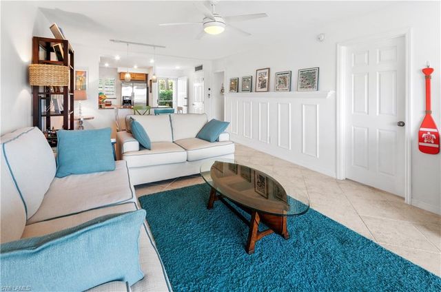 29 High Point CIR E 106, Naples, FL 34103