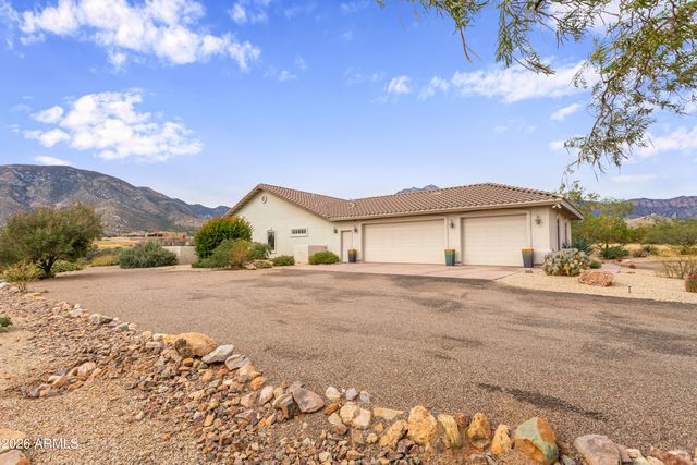 6152 E Lippizan Way, Hereford, AZ 85615