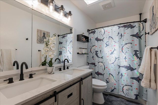4743 River College Dr, Sacramento, CA 95841