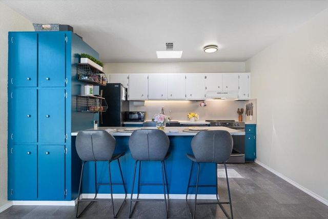 4743 River College Dr, Sacramento, CA 95841