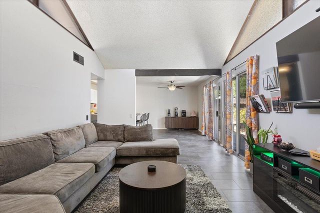 4743 River College Dr, Sacramento, CA 95841