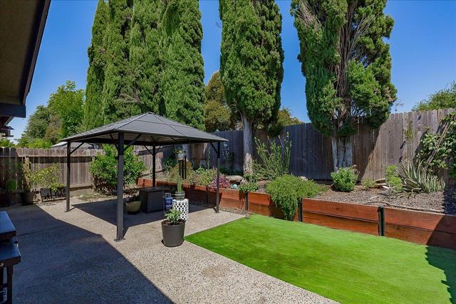 4743 River College Dr, Sacramento, CA 95841