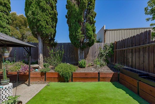 4743 River College Dr, Sacramento, CA 95841