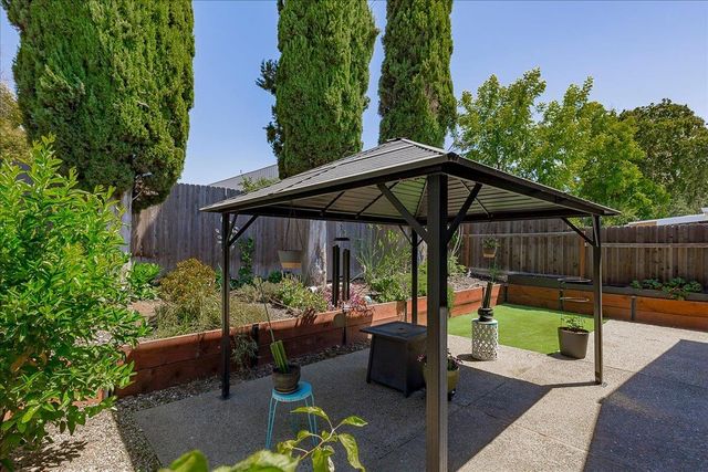 4743 River College Dr, Sacramento, CA 95841