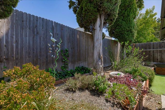 4743 River College Dr, Sacramento, CA 95841