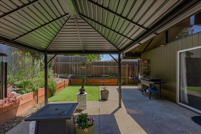 4743 River College Dr, Sacramento, CA 95841