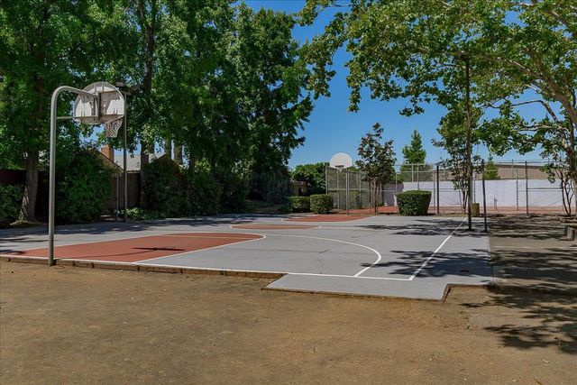 4743 River College Dr, Sacramento, CA 95841