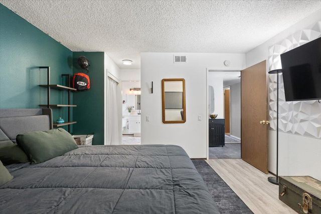 4743 River College Dr, Sacramento, CA 95841