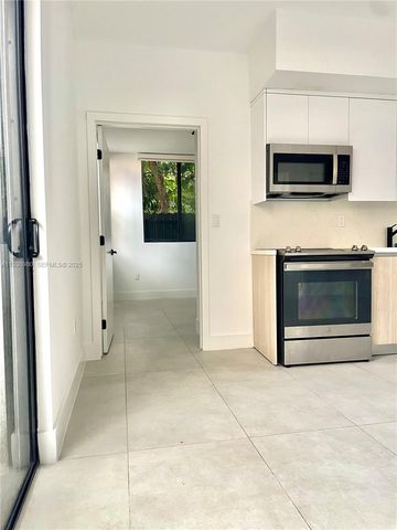 1547 NW 2nd St 105, Miami, FL 33125