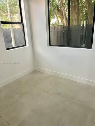 1547 NW 2nd St 105, Miami, FL 33125