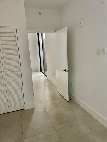 1547 NW 2nd St 105, Miami, FL 33125