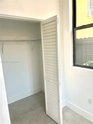 1547 NW 2nd St 105, Miami, FL 33125