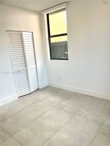 1547 NW 2nd St 105, Miami, FL 33125