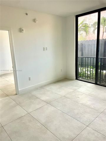 1547 NW 2nd St 105, Miami, FL 33125