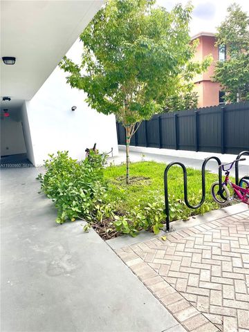 1547 NW 2nd St 105, Miami, FL 33125