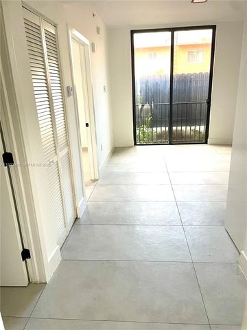 1547 NW 2nd St 105, Miami, FL 33125