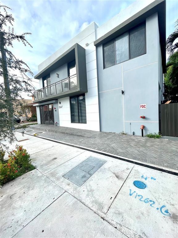 1547 NW 2nd St 105, Miami, FL 33125