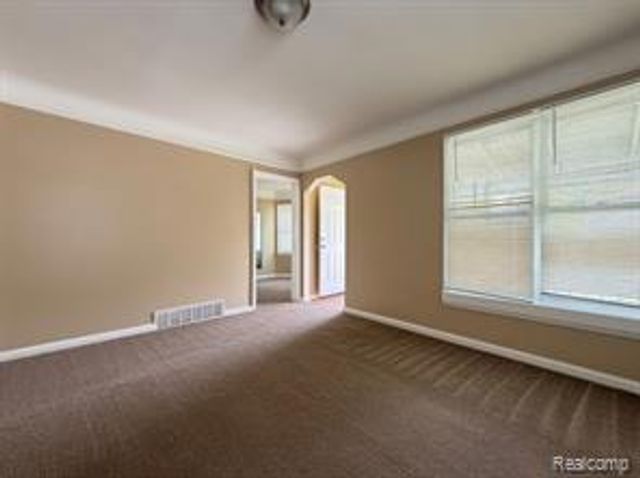 7286 Faust Avenue, Detroit, MI 48228