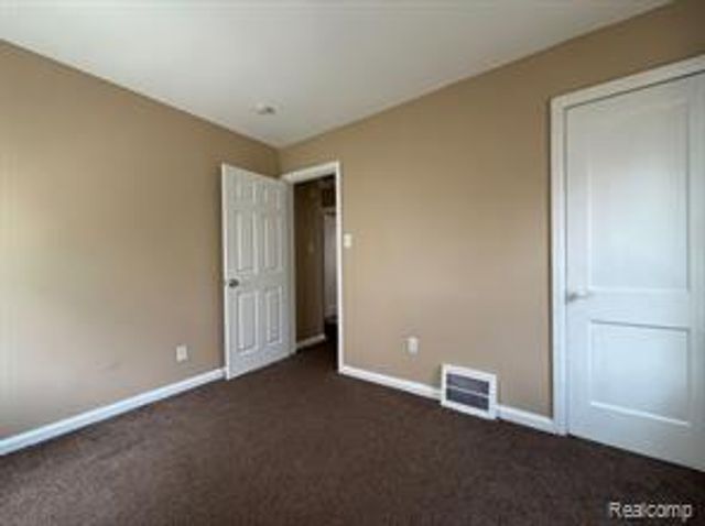 7286 Faust Avenue, Detroit, MI 48228