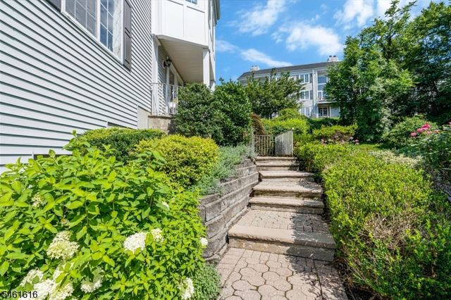 230 Riveredge Dr, Chatham Twp., NJ 07928